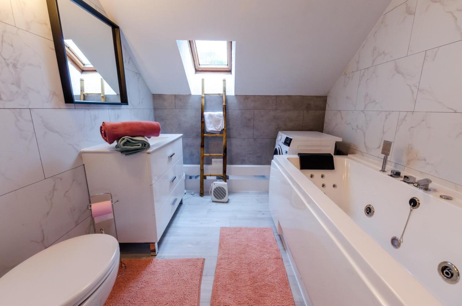 Appartement Balneo-Detente Sainte-Helene-du-Lac Luaran gambar